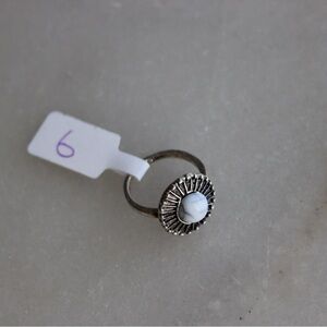 Howlite Size 6 Ring Silver Tone with White / Gray Crystal Stone